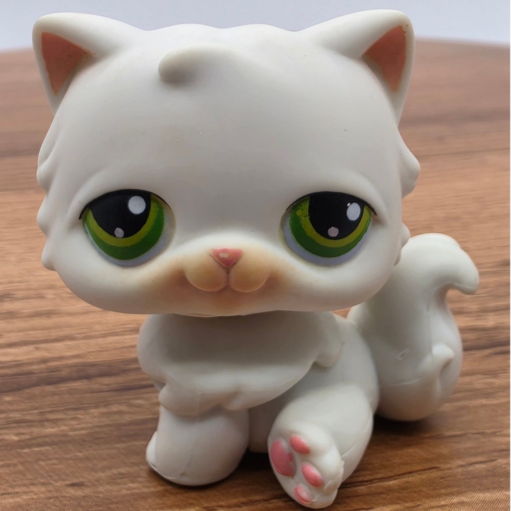 LPS Littlest Pet Shop #15 White Persian Cat with Dollhouse Accessories Lot